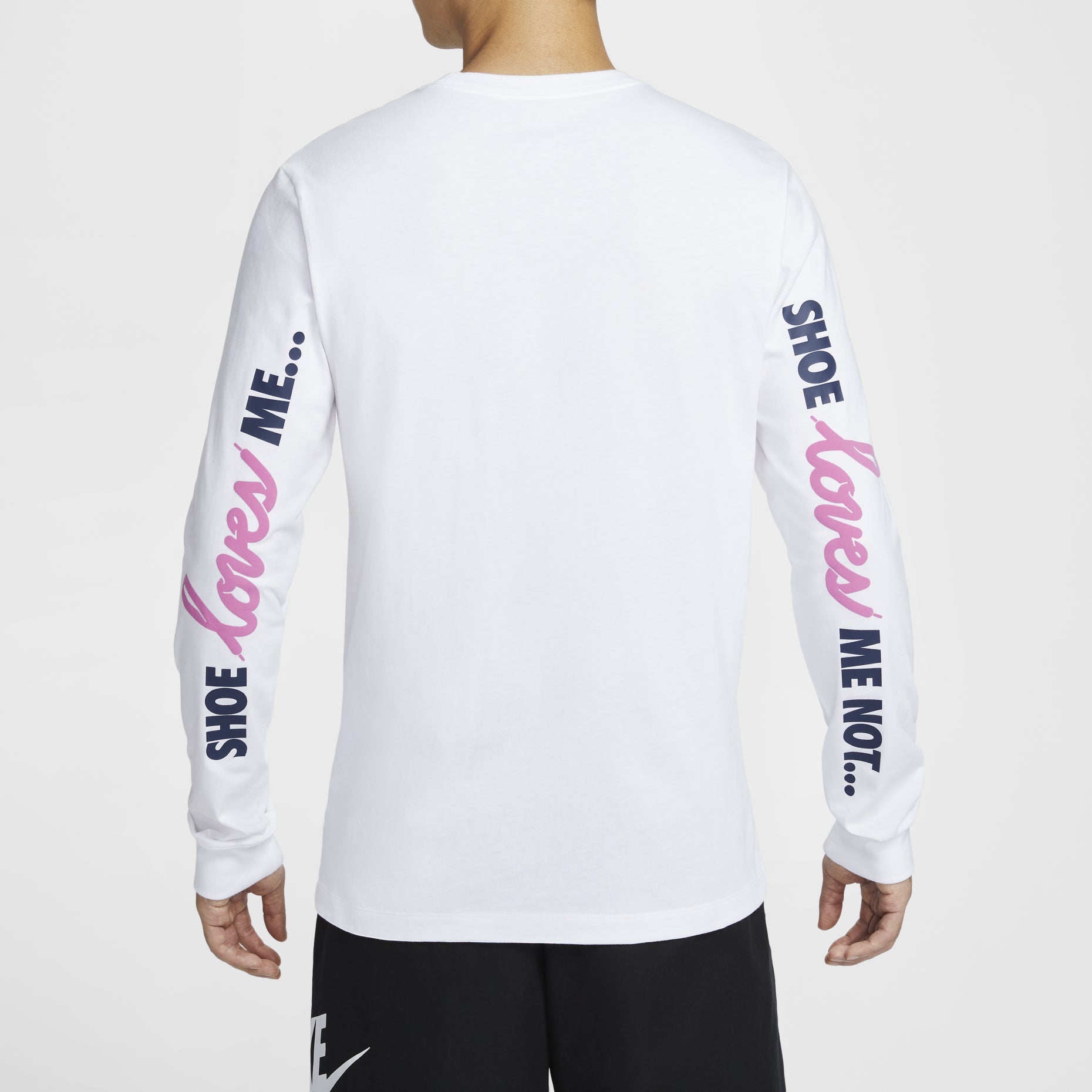 Nike Sportswear Long Sleeved T-shirt Asia Sizing 'Valentine's Day' HV9808-100
