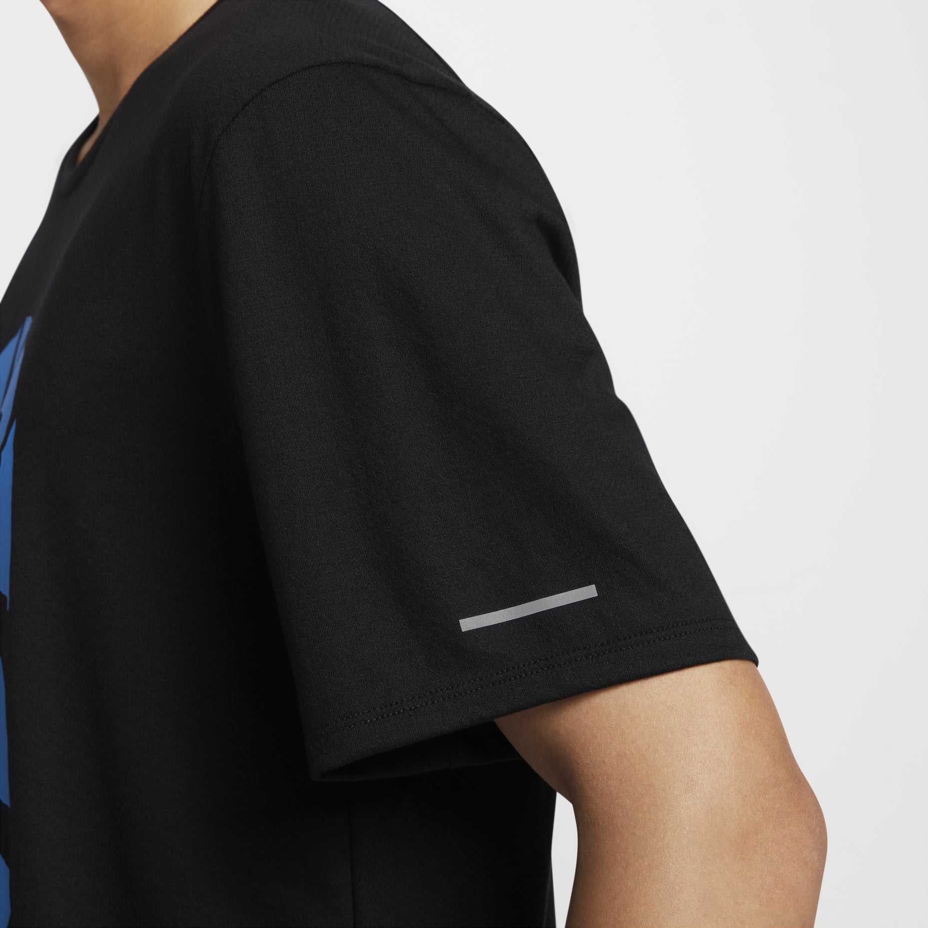 Nike Rise 365 Run Energy Dri-FIT Running T-Shirt Asia Sizing 'Black' FZ1081-010