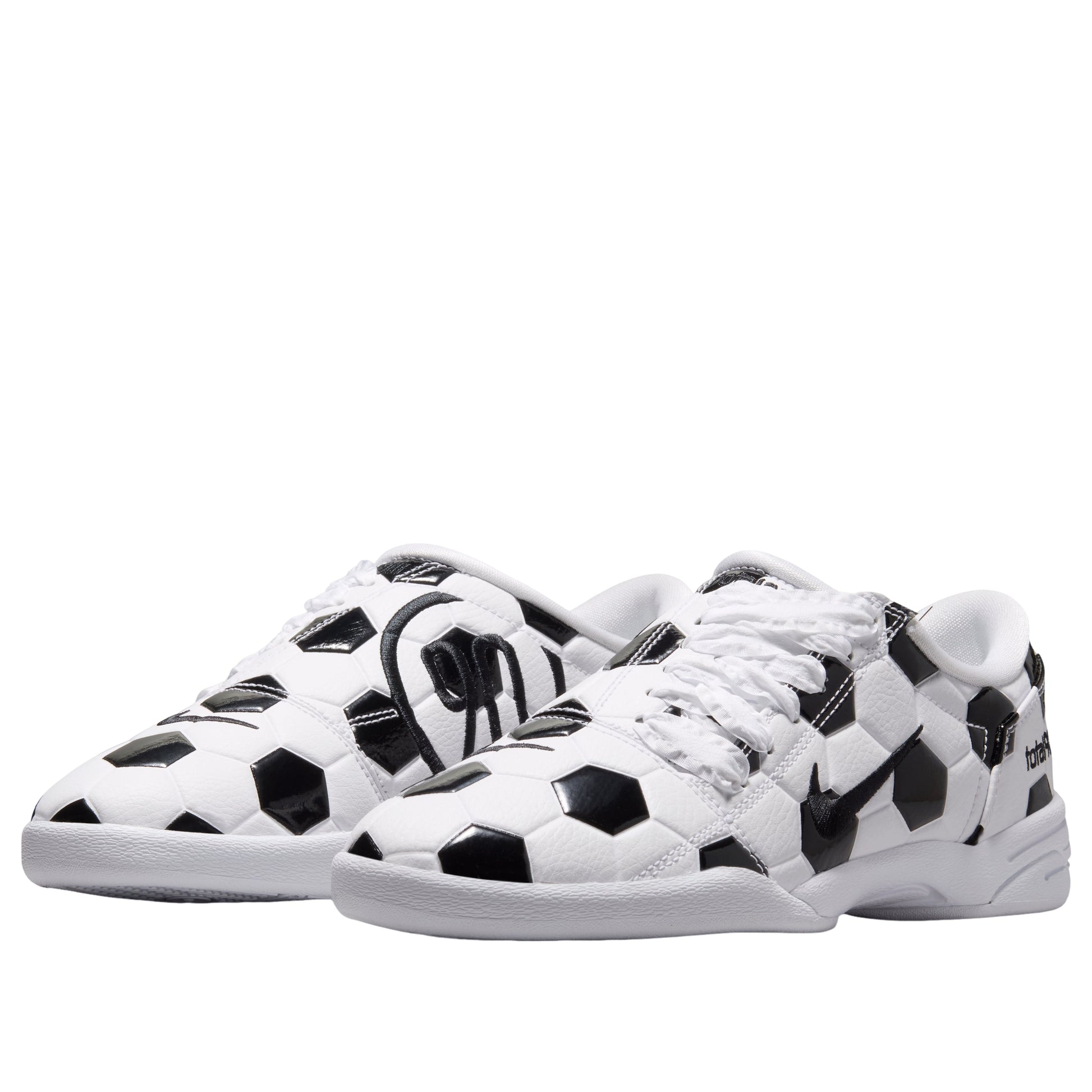 (WMNS) Nike Total 90 'Soccer Ball - White Black' IO2388-100