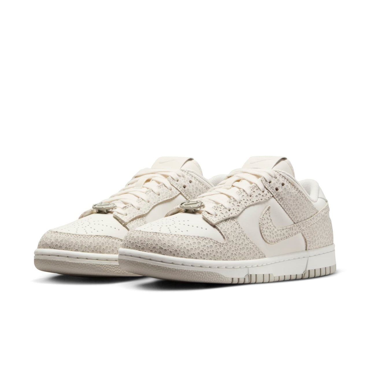 (WMNS) Nike Dunk Low Safari 'Light Smoke' FV6516-001