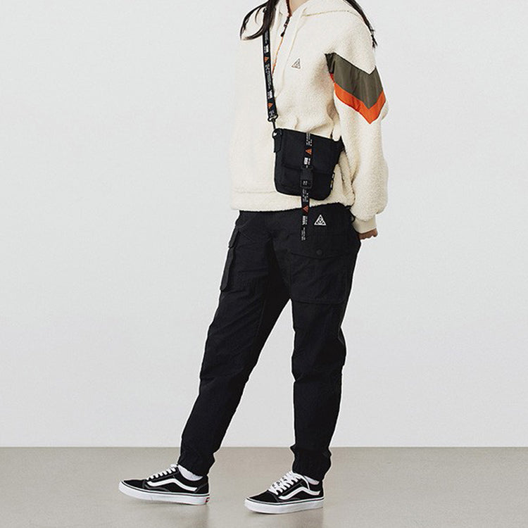 Vans 66 Supply Crossbody Bag 'Black White' VN0A4UTBBLK