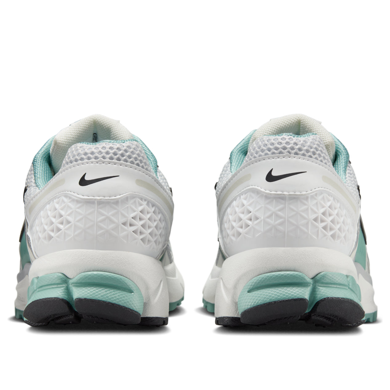 (WMNS) Nike Air Zoom Vomero 5 'White Cannon Wolf Grey Silver' HF1877-101