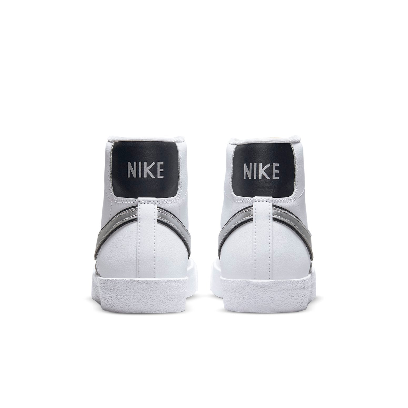 (WMNS) Nike Blazer Mid '77 Essential 'White Metallic Silver' DH0070-100
