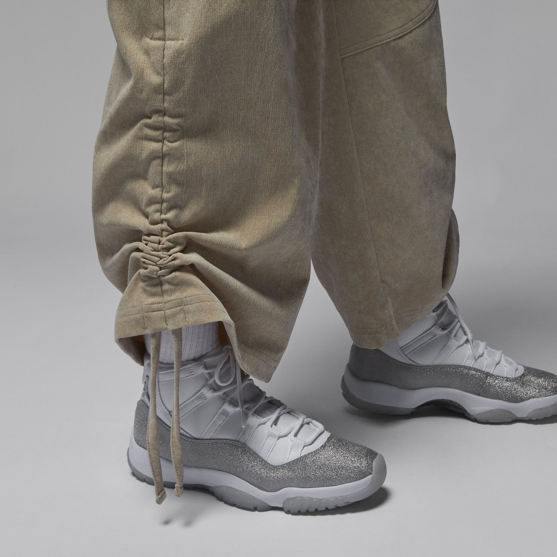 (WMNS) Air Jordan Corduroy Chicago Pants 'Tan' FD8210-277