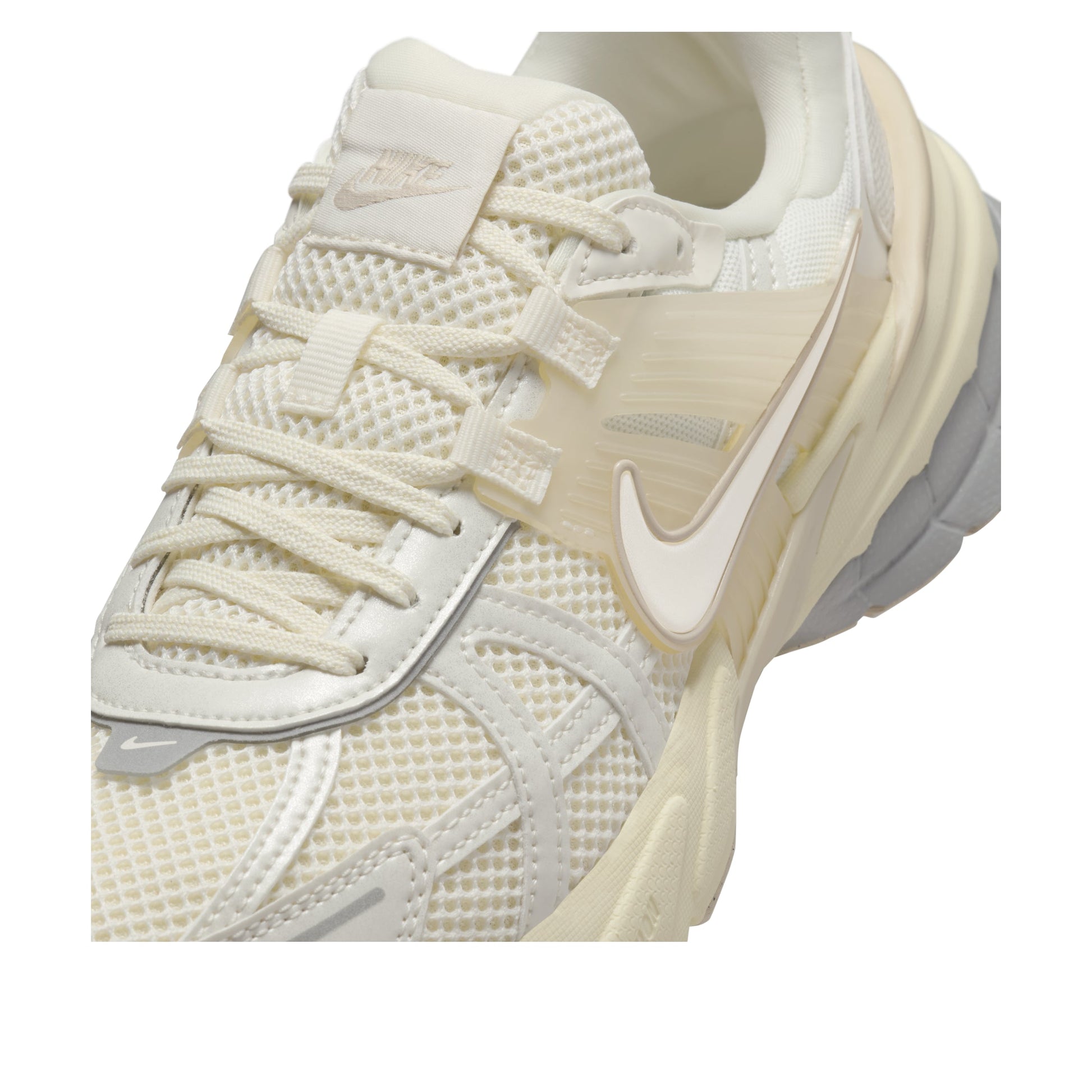 (WMNS) Nike V2K Run 'Pale Ivory' HQ1512-110