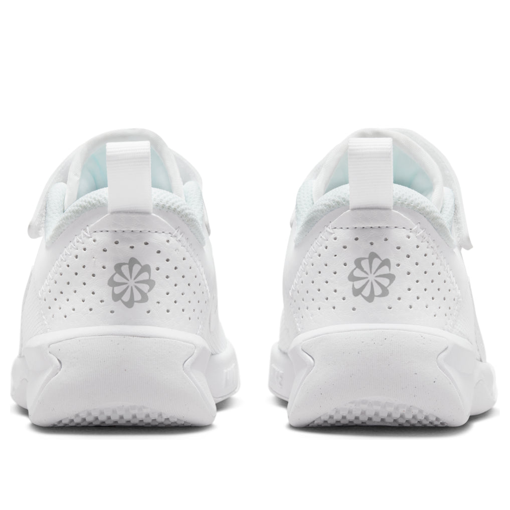 (PS) Nike Omni Multi-Court 'White Pure Platinum' DM9026-100