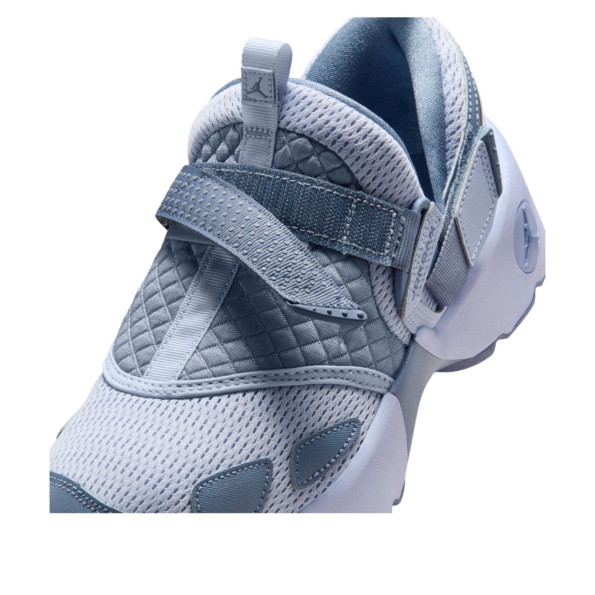 (WMNS) Air Jordan Trunner LX 'Ghost Pure Platinum' HQ2164-010