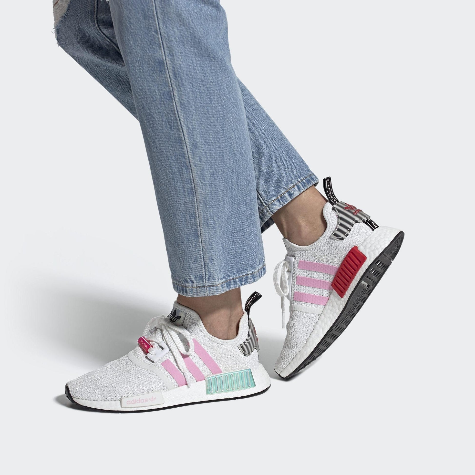 (WMNS) adidas NMD_R1 'White True Pink Hologram' FZ3777