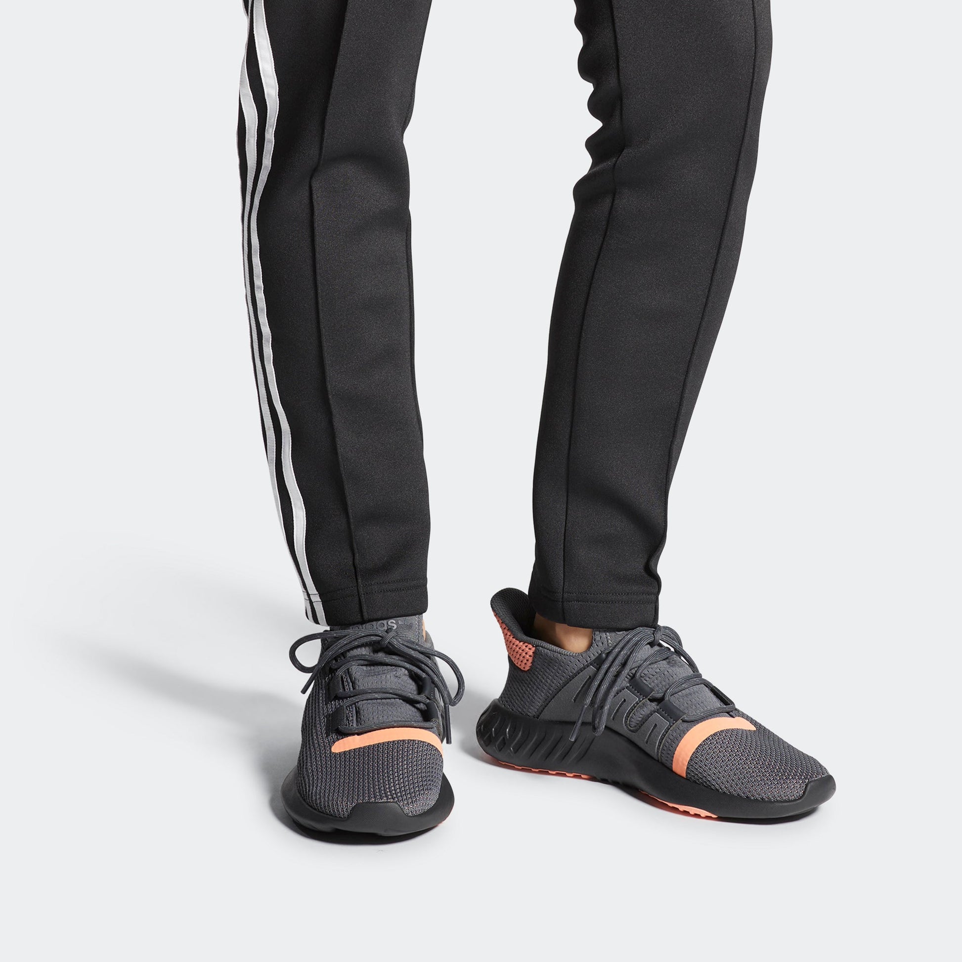 (WMNS) adidas Tubular Dusk 'Grey Coral' B37766