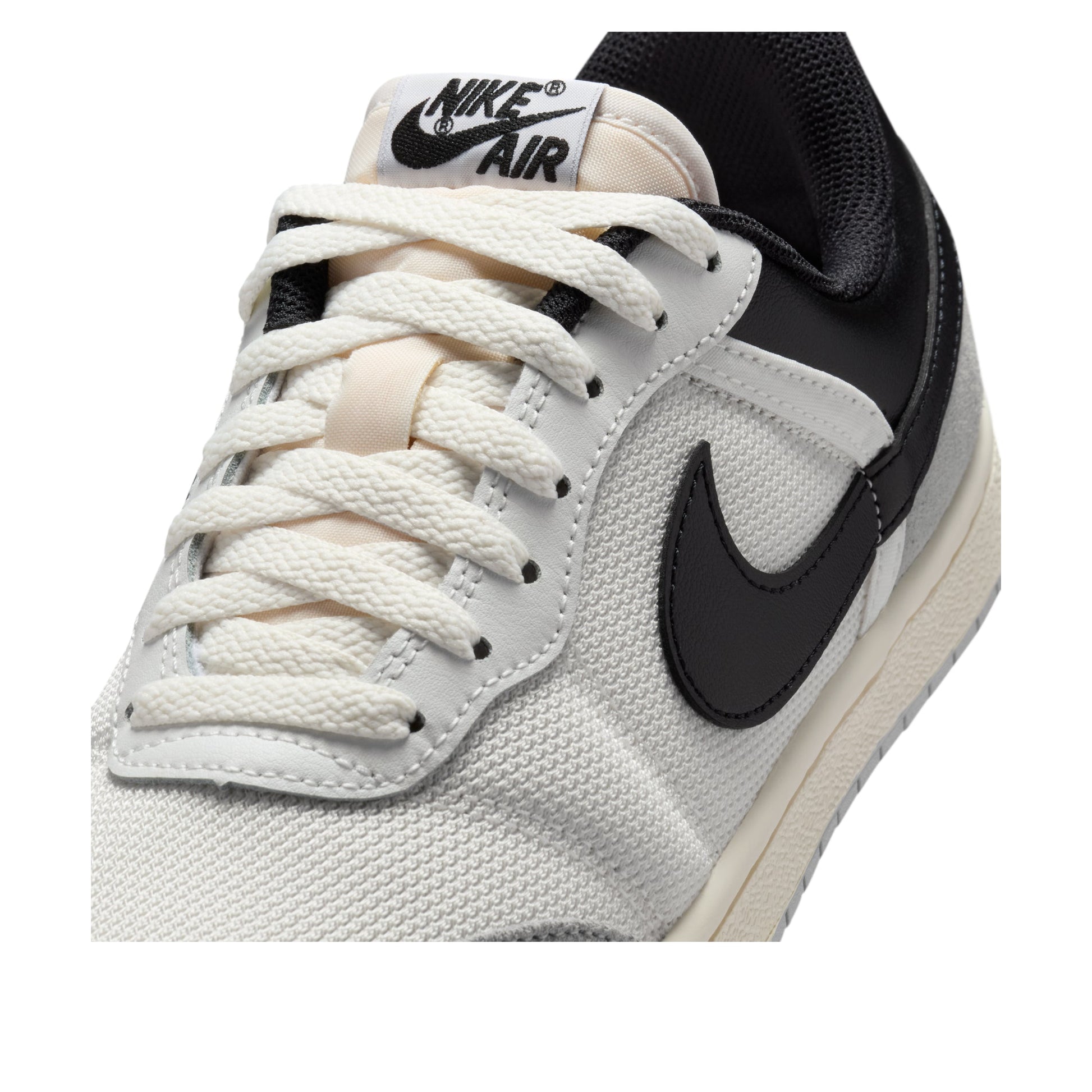 (WMNS) Air Jordan Skyline Low 'Summit White Black Smoke Grey' IQ0704-101