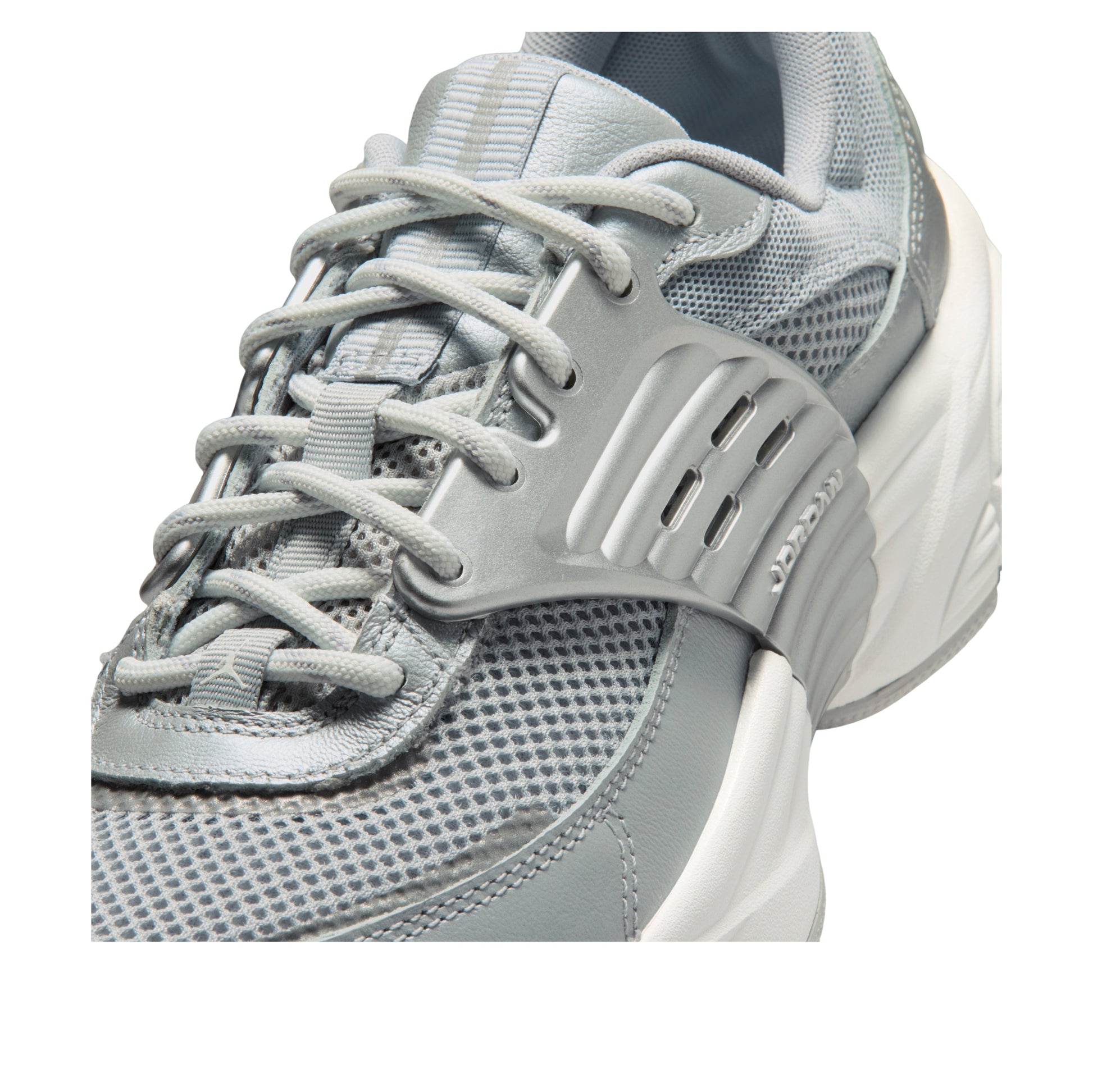 (WMNS) Air Jordan Trunner O/S 'Swan Wolf Grey Silver' IR1839-100