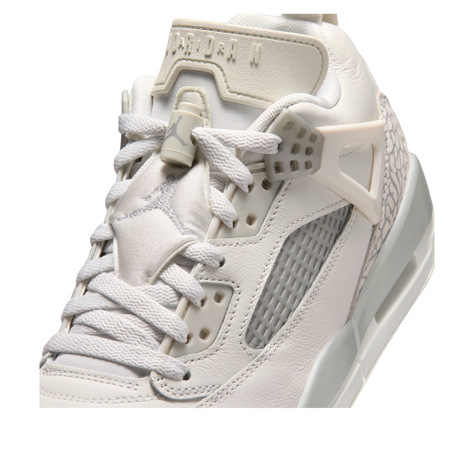 (WMNS) Air Jordan Spizike Low 'Swan Wolf Grey' IR1836-101