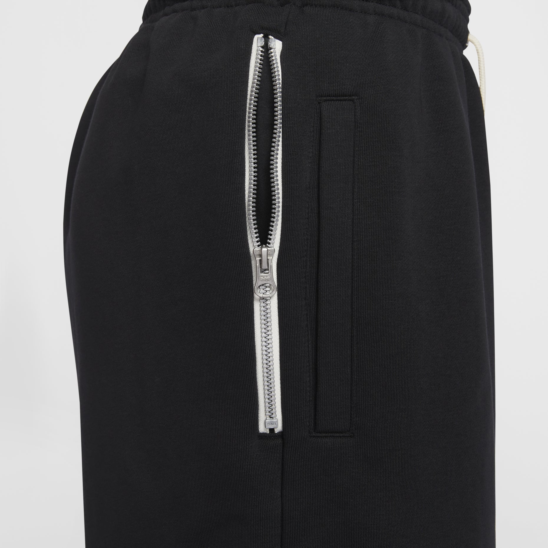 Nike Standard Issue Dri-FIT Basketball Shorts Asia Sizing 'Black Sail' FZ0217-010