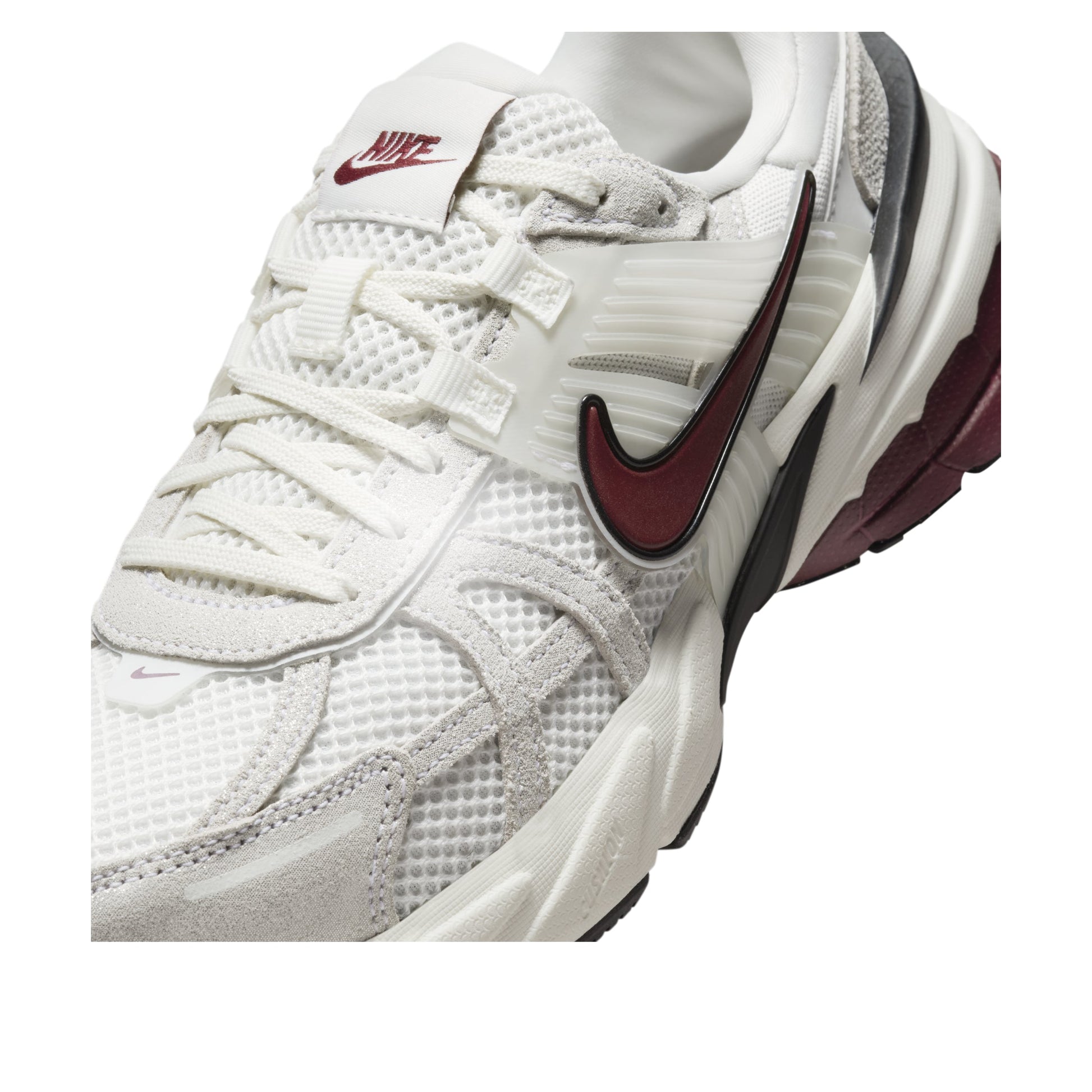 (WMNS) Nike V2K Run SE 'White Black Team Red' HQ3500-100