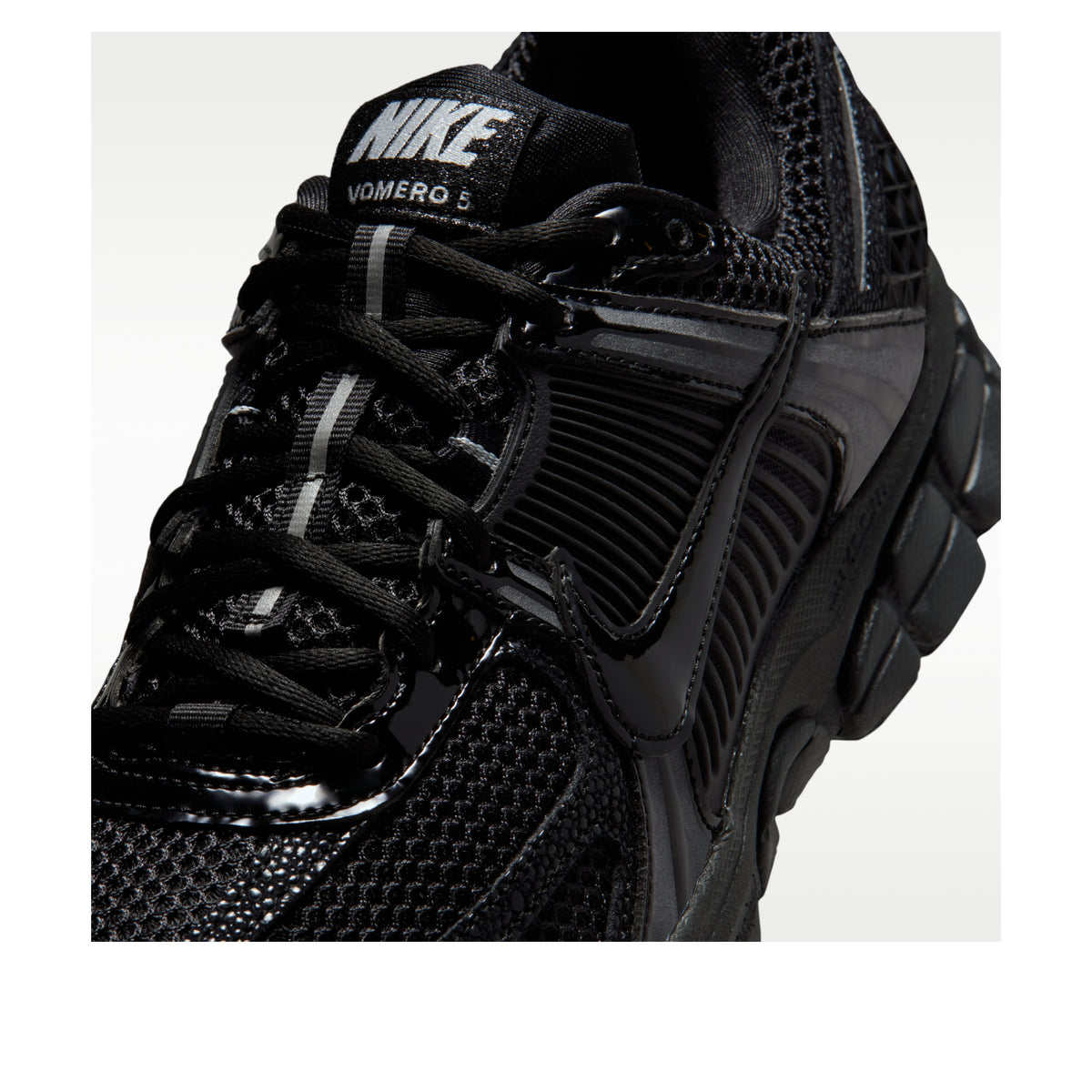 (WMNS) Nike Vomero 5 'Black Patent' II6236-001