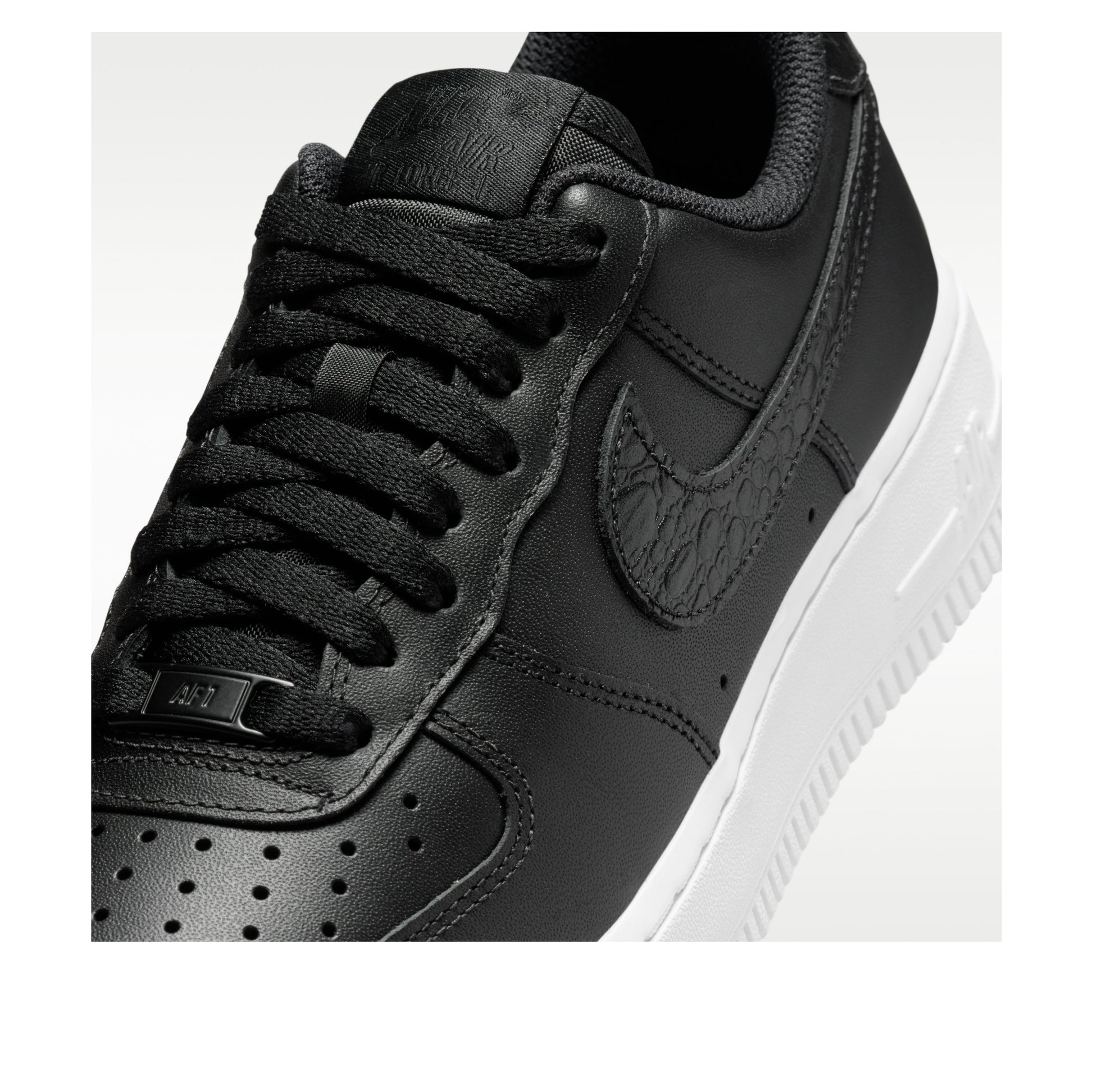 (WMNS) Nike Air Force 1 Low Pebble Croc 'Black' IO4837-001