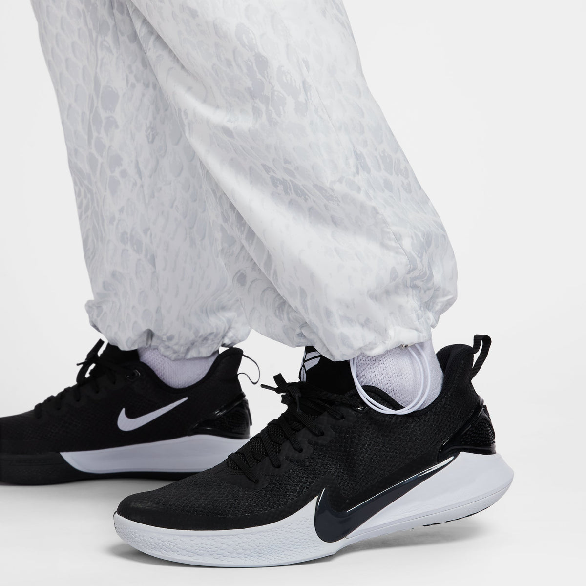 Nike Kobe Lightweight Woven Pants 'White Reflective Silver' IB2707-100