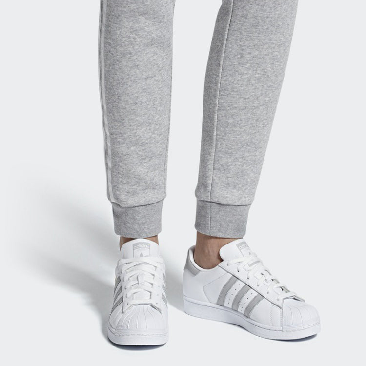 (WMNS) adidas originals Superstar 'White Grey' B42002