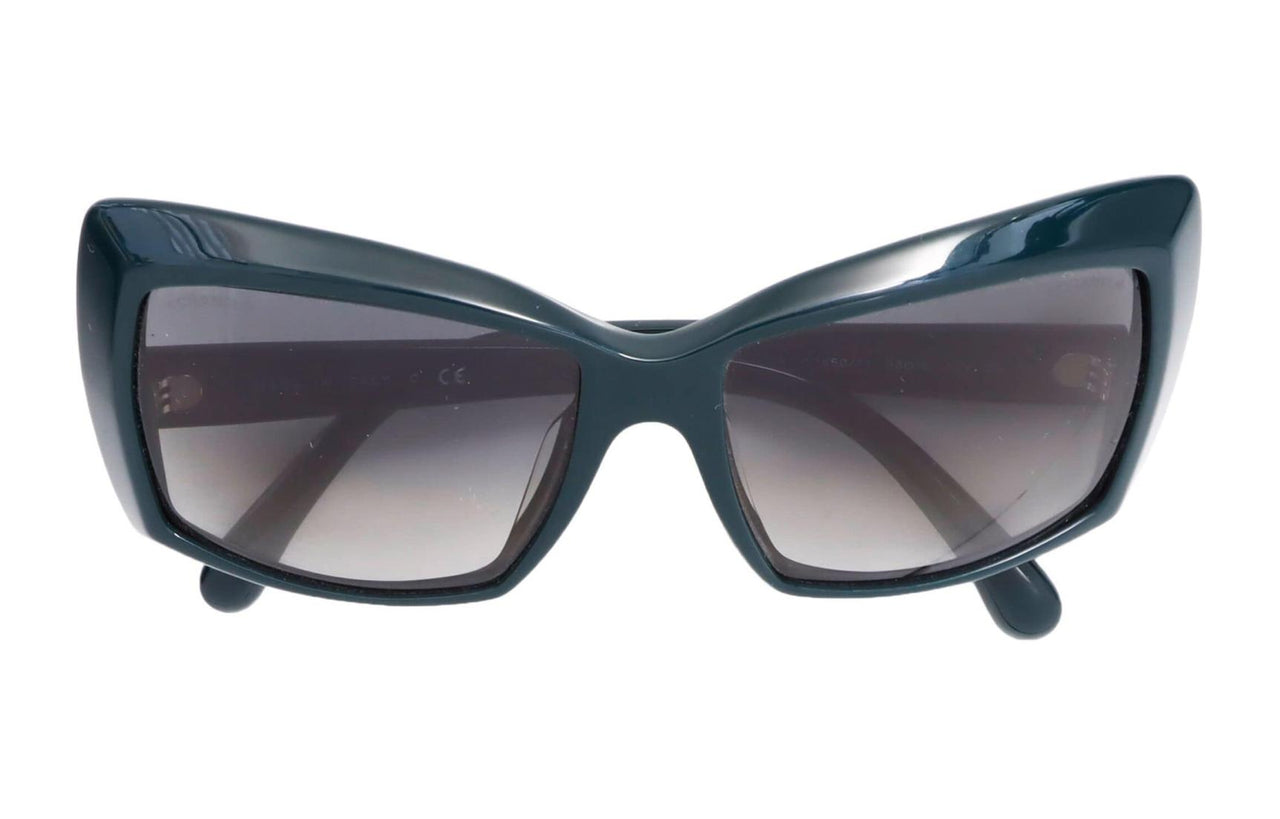 CHANEL 2000s Gradient Cat eye Sunglasses