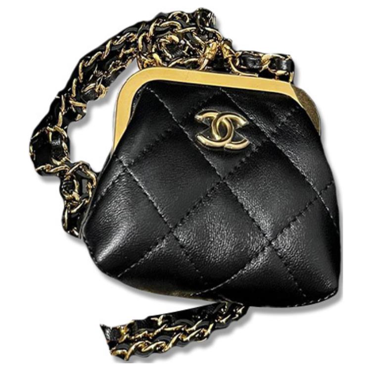 CHANEL 23C Early Spring Clutches