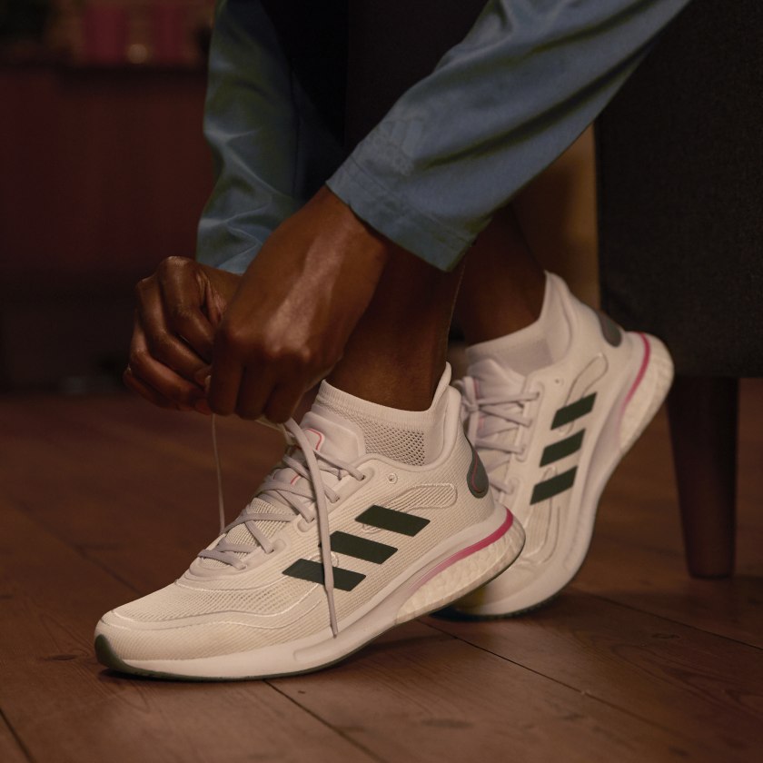 (WMNS) adidas Supernova 'White Signal Pink' FV6020