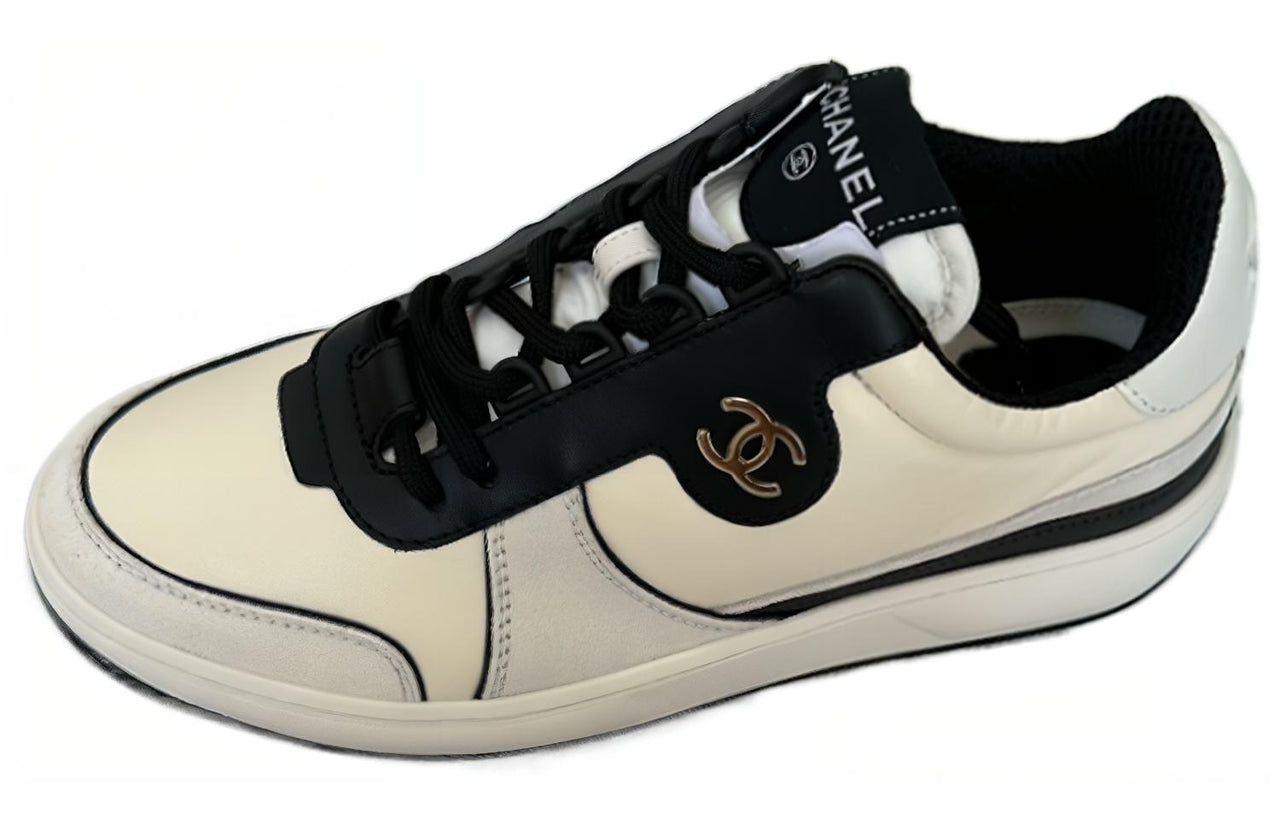 CHANEL Wear-Resistant Low-Top Skateboard Shoes Women's White Black