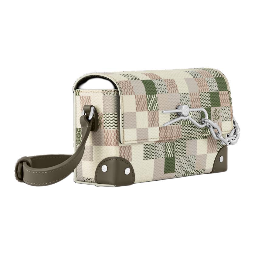 LOUIS VUITTON Steamer Wearable Wallet