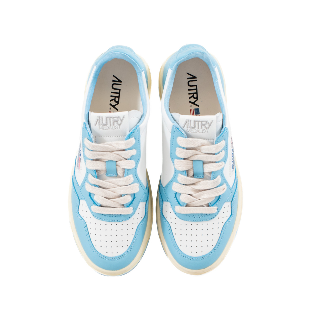 (WMNS) Autry Medalist Low Leather 'Light Blue White' AULW-WB08