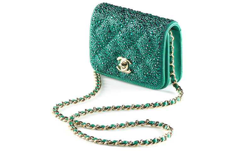 CHANEL Clutches
