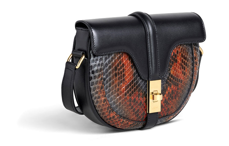CELINE 16 Shoulder Bags