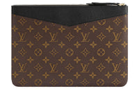 LOUIS VUITTON Daily Pouch