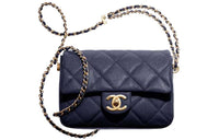 CHANEL 21K Winter Grain Embossed Calfskin Shoulder Bag, Crossbody Bag Women's Pearlescent Black