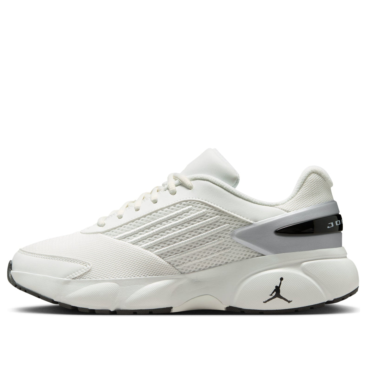 (WMNS) Air Jordan Trunner Flow 'Summit White Metallic Silver' IQ0701-101