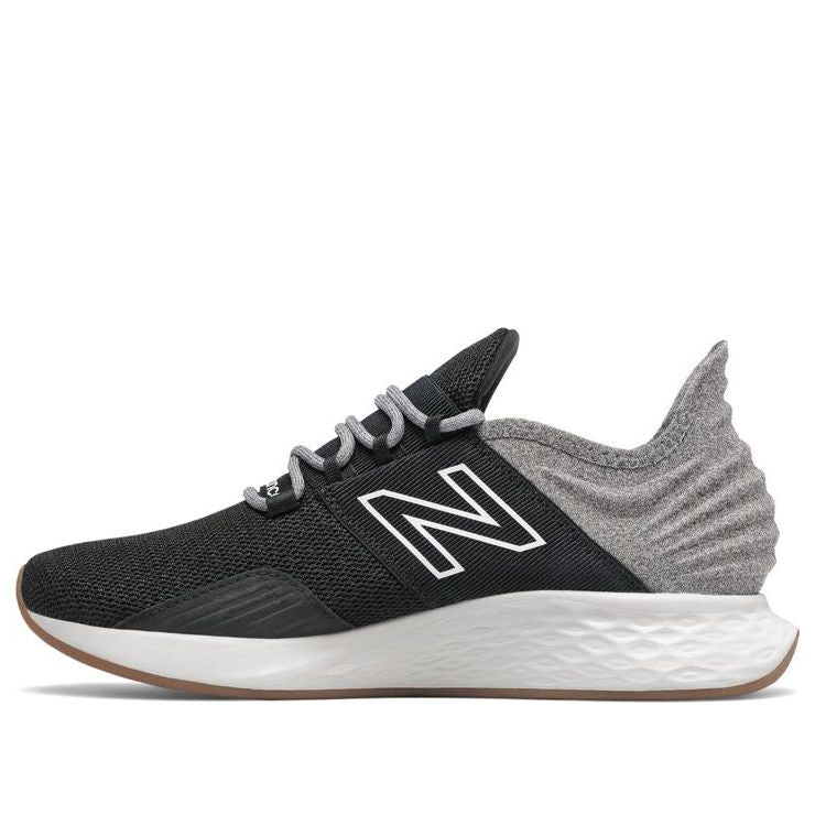 (WMNS) New Balance Fresh Foam Roav 'Tee Shirt - Black Light Aluminum' WROAVTK