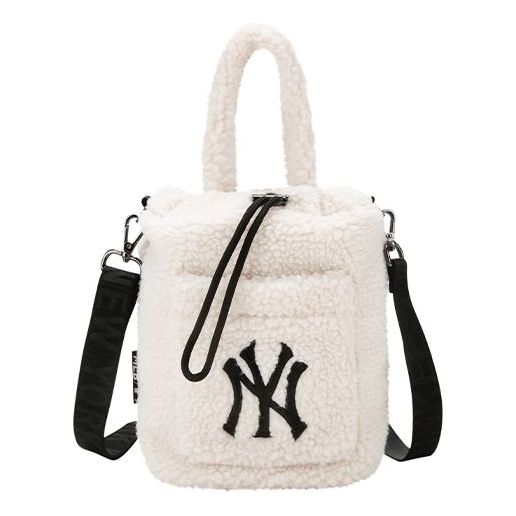 MLB NY New York Yankees Polar Fleece Wool Hand Bag White 32BGDE011-50I