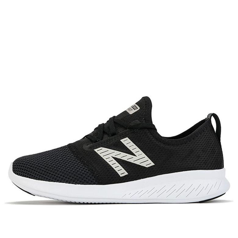 (WMNS) New Balance FuelCore Coast v4 'Black White' WCSTLLK4
