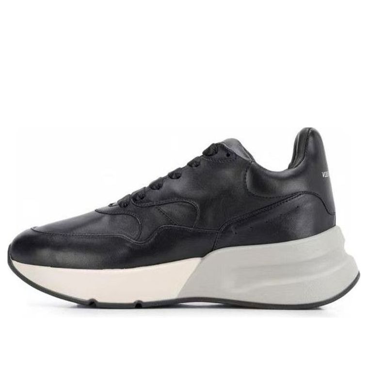 (WMNS) Alexander McQueen Oversized Runner 'Black White' 553787WHRU01000