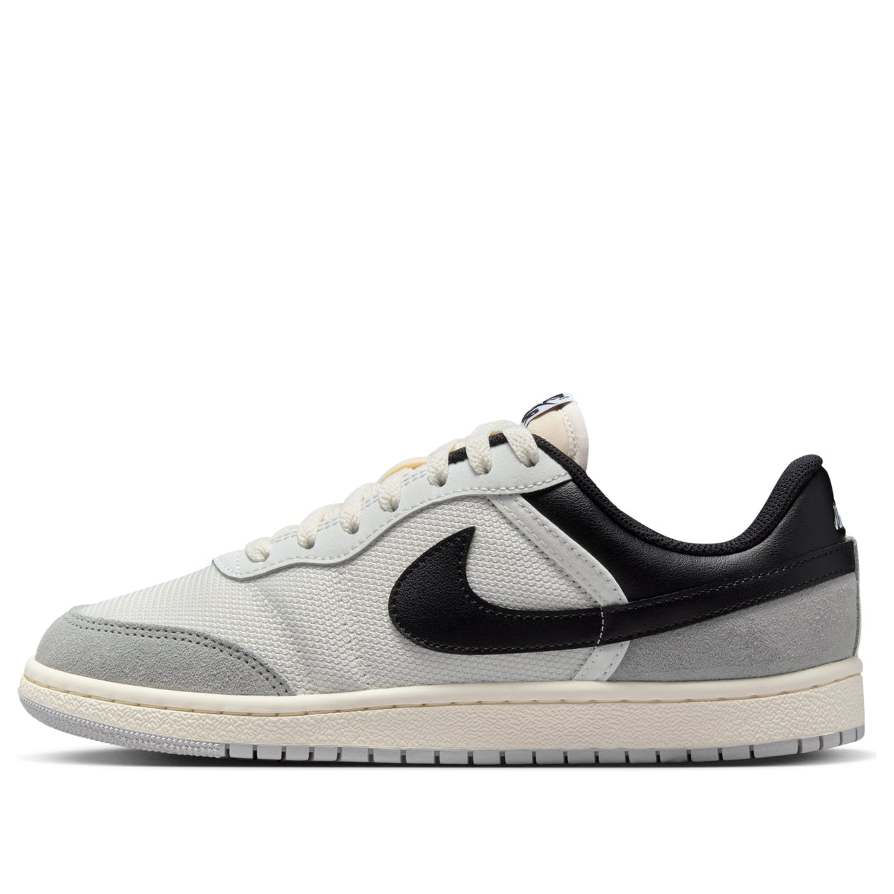 (WMNS) Air Jordan Skyline Low 'Summit White Black Smoke Grey' IQ0704-101