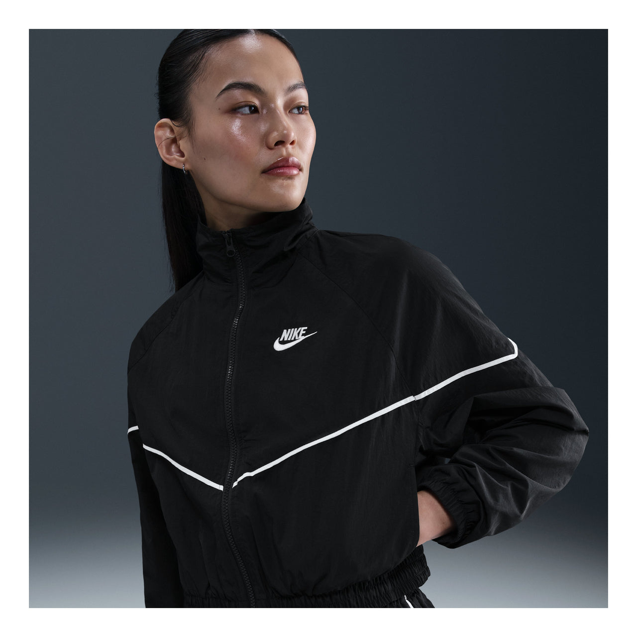 (WMNS) Nike Windrunner Oversized Woven Jacket 'Black Sail' IM8028-010
