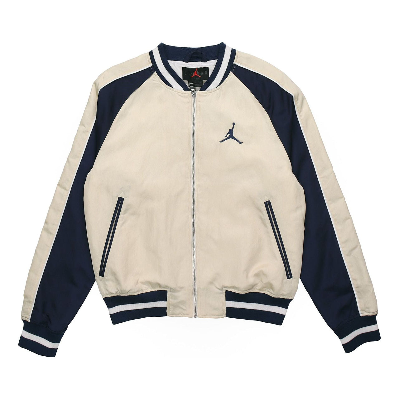 جاكيت بيسبول رياضي كاجوال تذكاري من Air Jordan Remastered باللون الأبيض CD5772-271