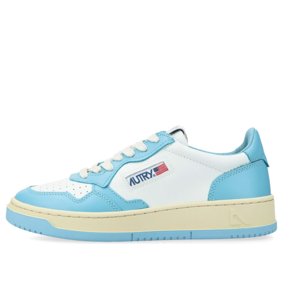(WMNS) Autry Medalist Low Leather 'Light Blue White' AULW-WB08