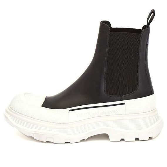 (WMNS) Alexander McQueen Chelsea Tread Ankle Boot 'Black White' 635714WHZ611071