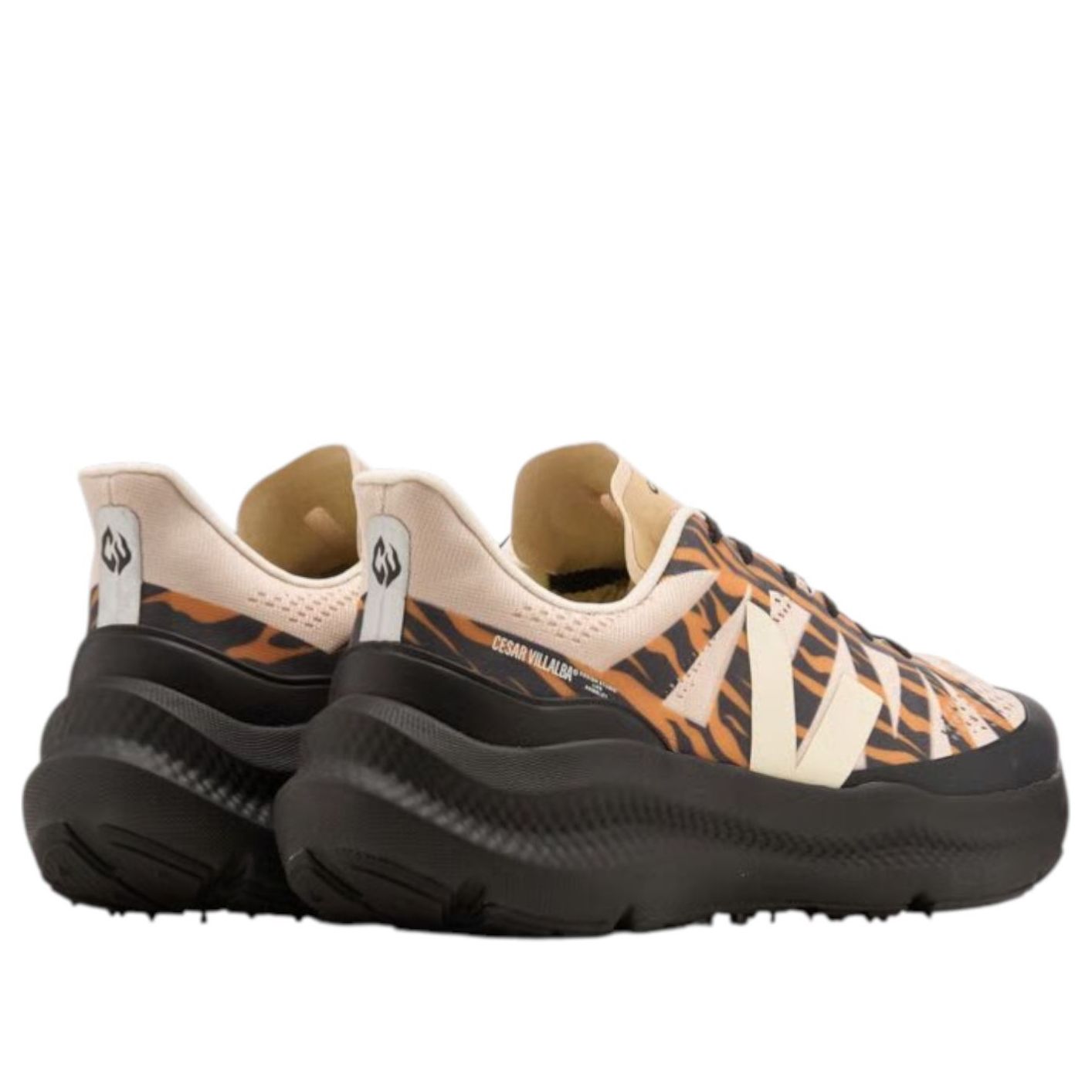 VEJA x Cesar Villalba Condor 3 Advanced 'Areia Cashew Ouro' CI2820721B