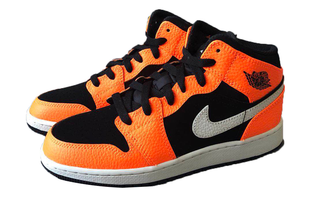 (GS) Air Jordan 1 Retro Mid 'Orange Black' 554725-062